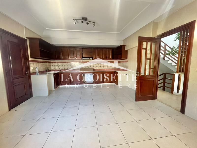 Villa S+3 avec piscine à La Marsa